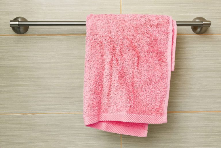 what-color-towels-for-a-gray-bathroom-9-great-choices-homenish