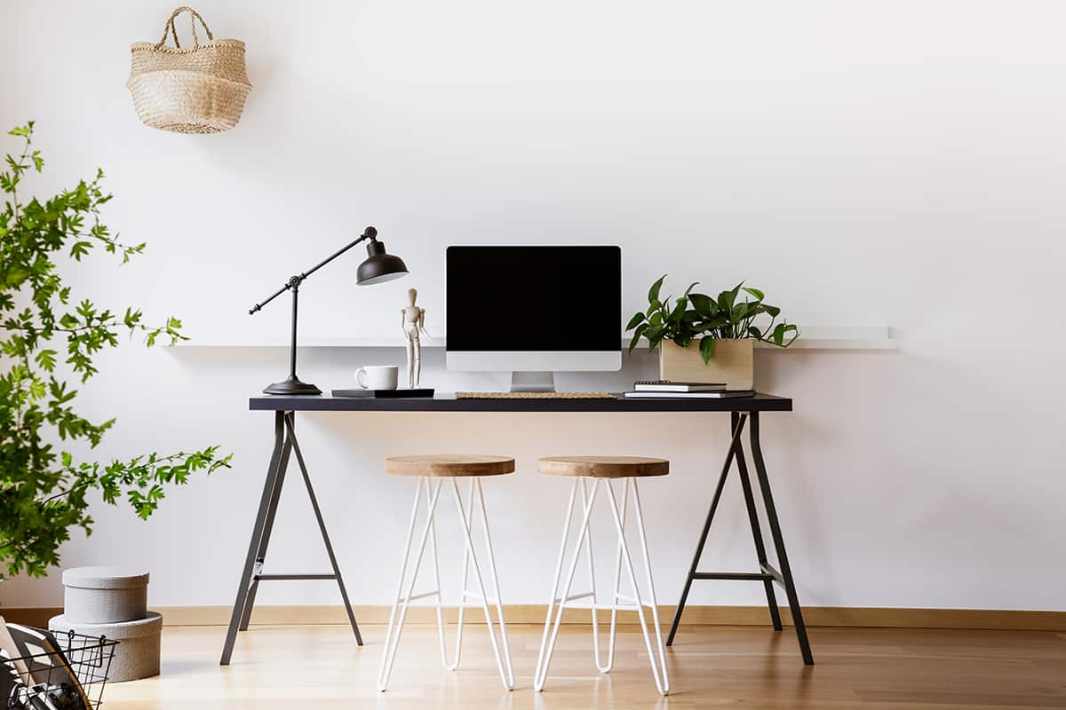 Black Desk