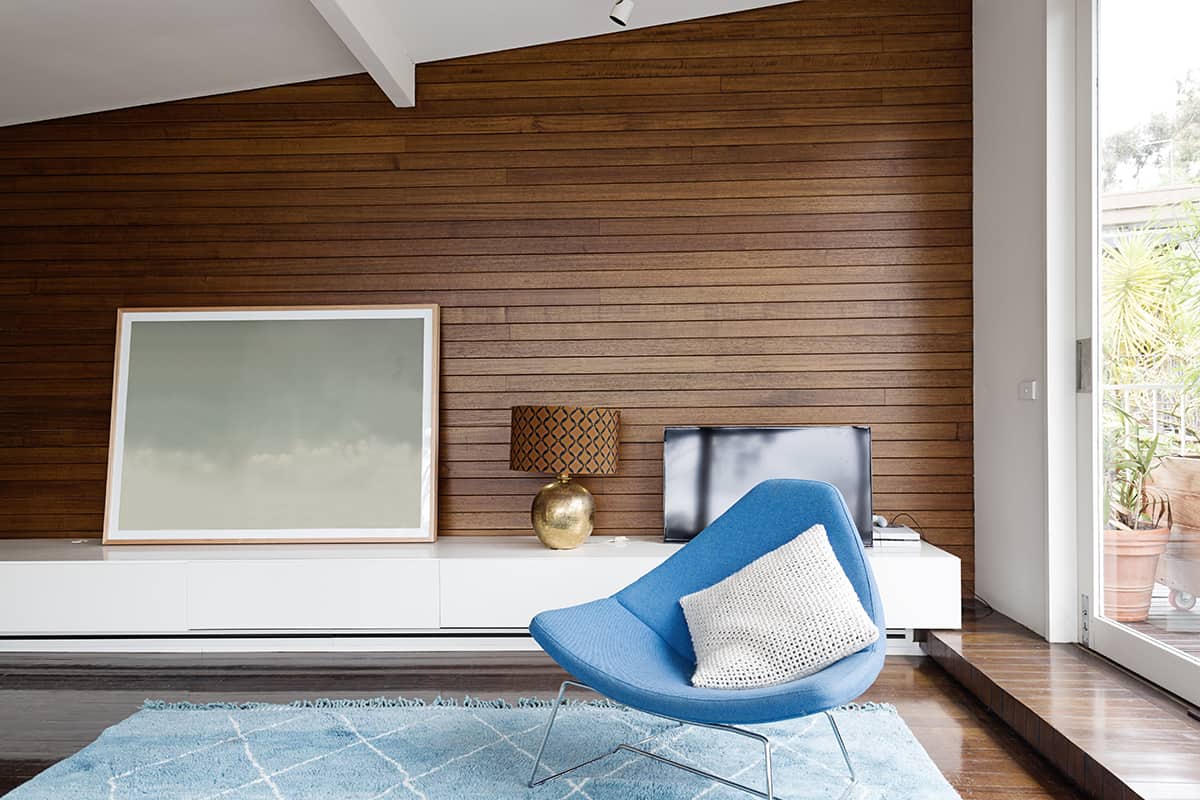 Choose the Right Rug Color to Complement Wood Walls