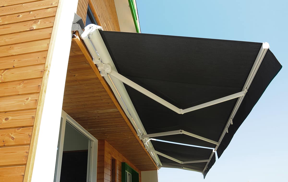 Retractable Awning Porch Overhang