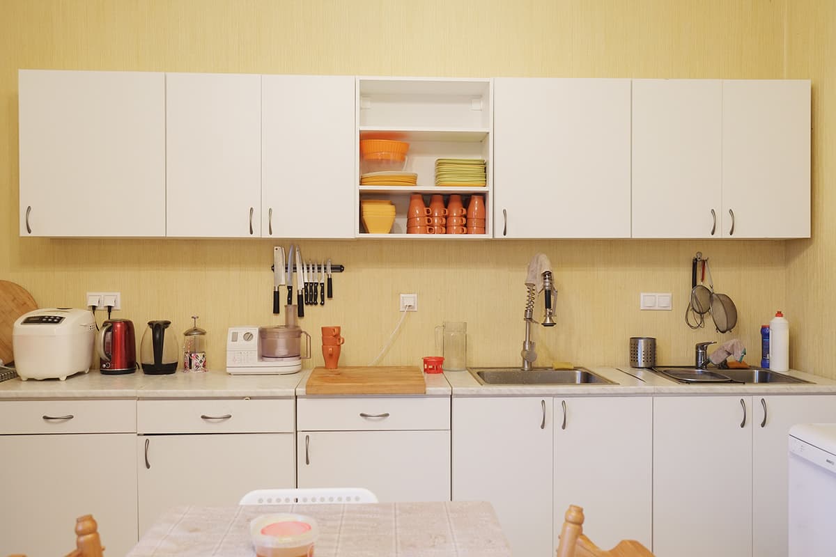 Beige Wall Paint that Go with White Cabinets