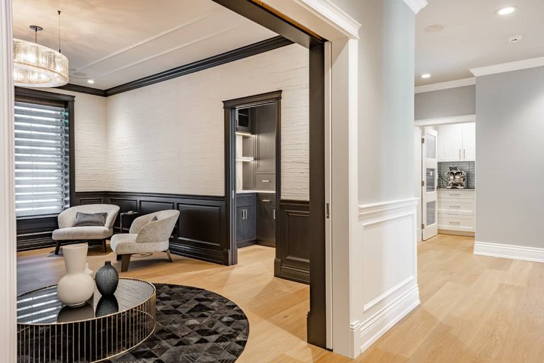 What Wall Color Goes With Dark Trims? [7 Excellent Combinations]