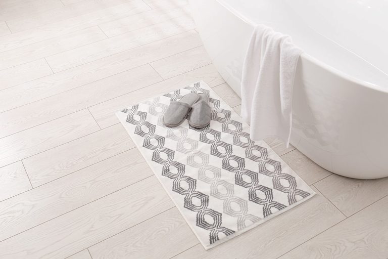 What Are the Bathroom Rug Sizes? Homenish