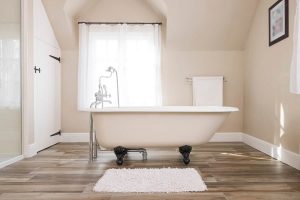 Accent Colors for A Beige Bathroom