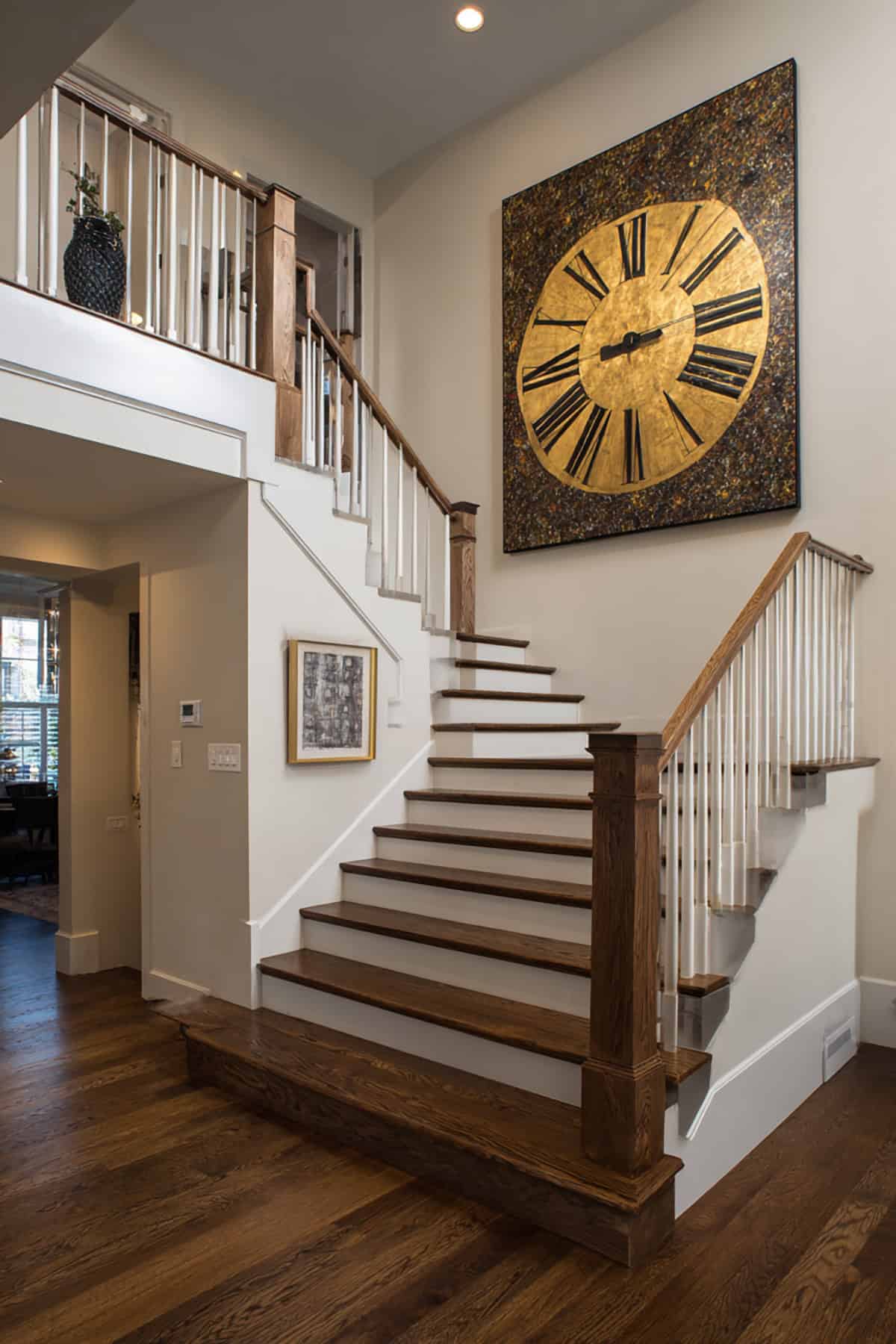 Statement Clock Moment