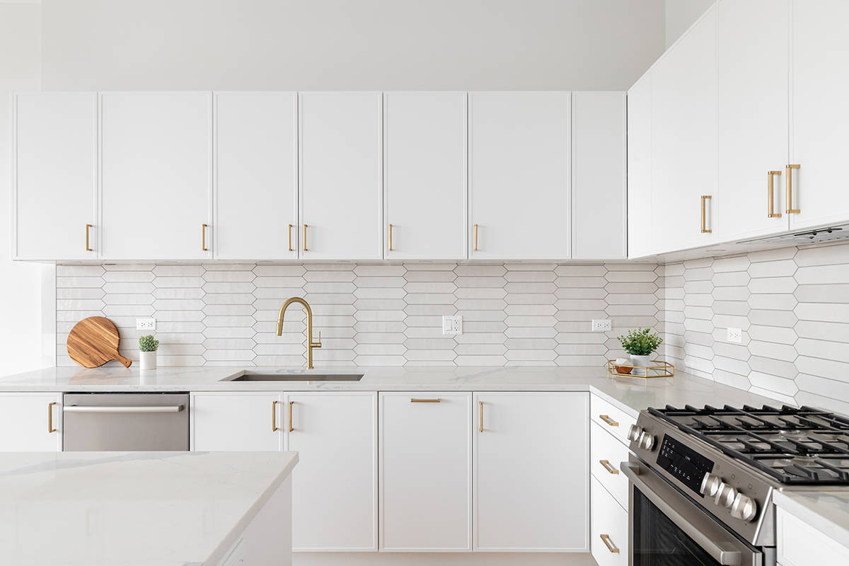 How a Side Backsplash Can Improve Your Rooms