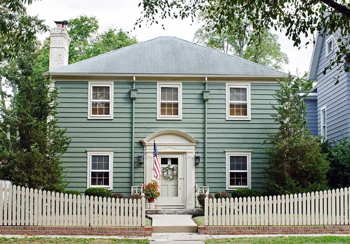 Deep Green Colonial with Symmetrical Charm