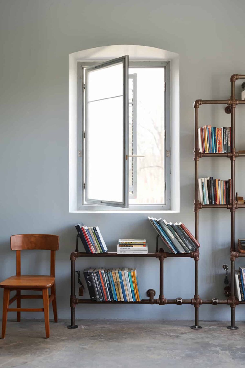 30 Creative Under Window Bookshelf Ideas