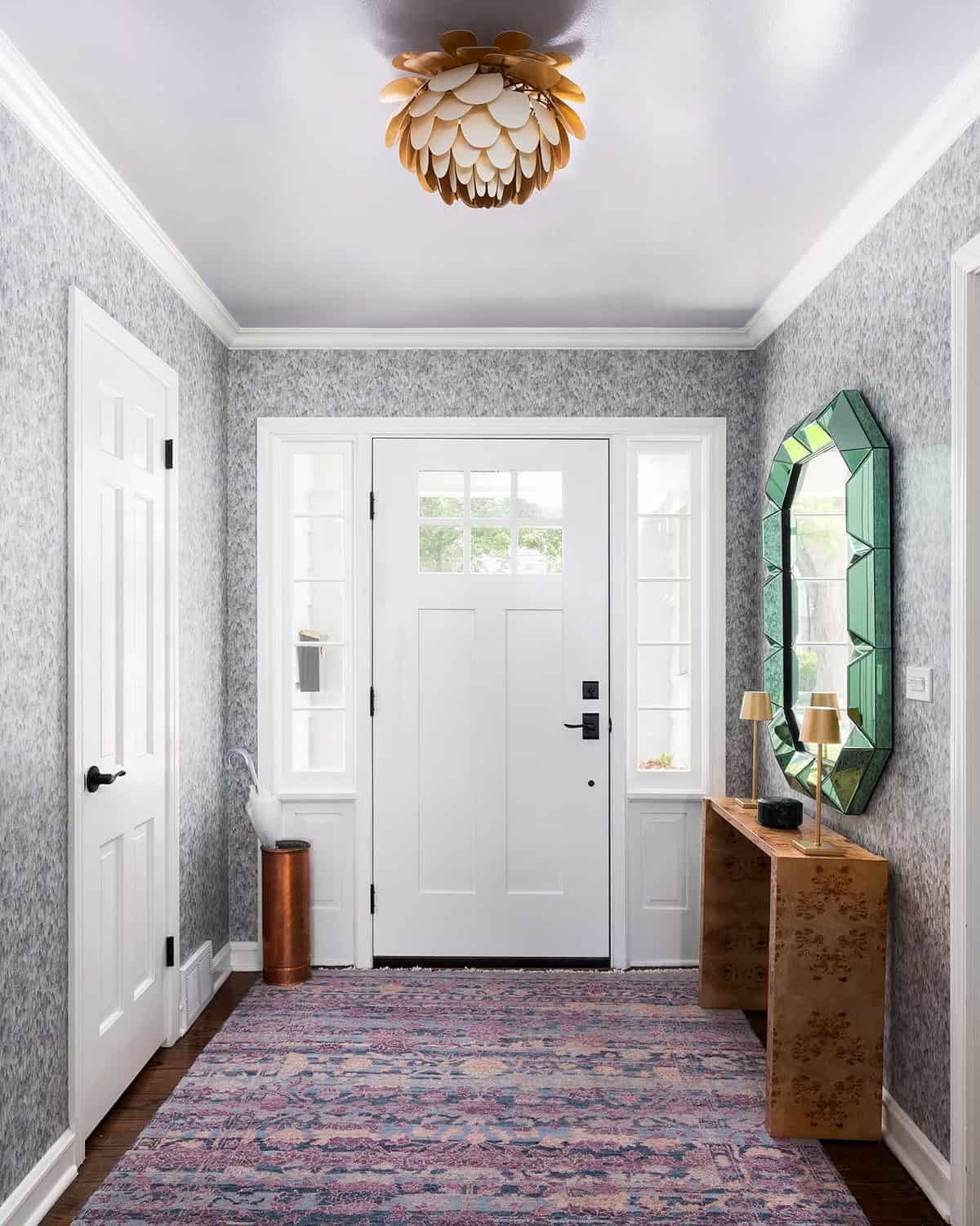 Entryway Console Table with Artistic Accents