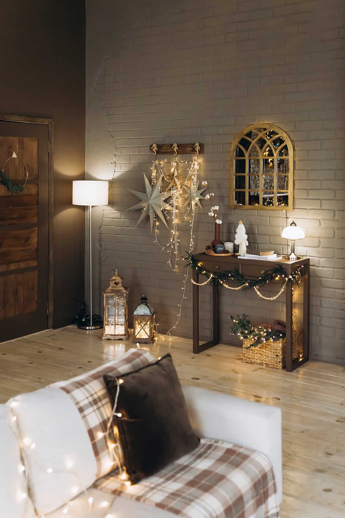 Festive Console Table with Holiday Spirit