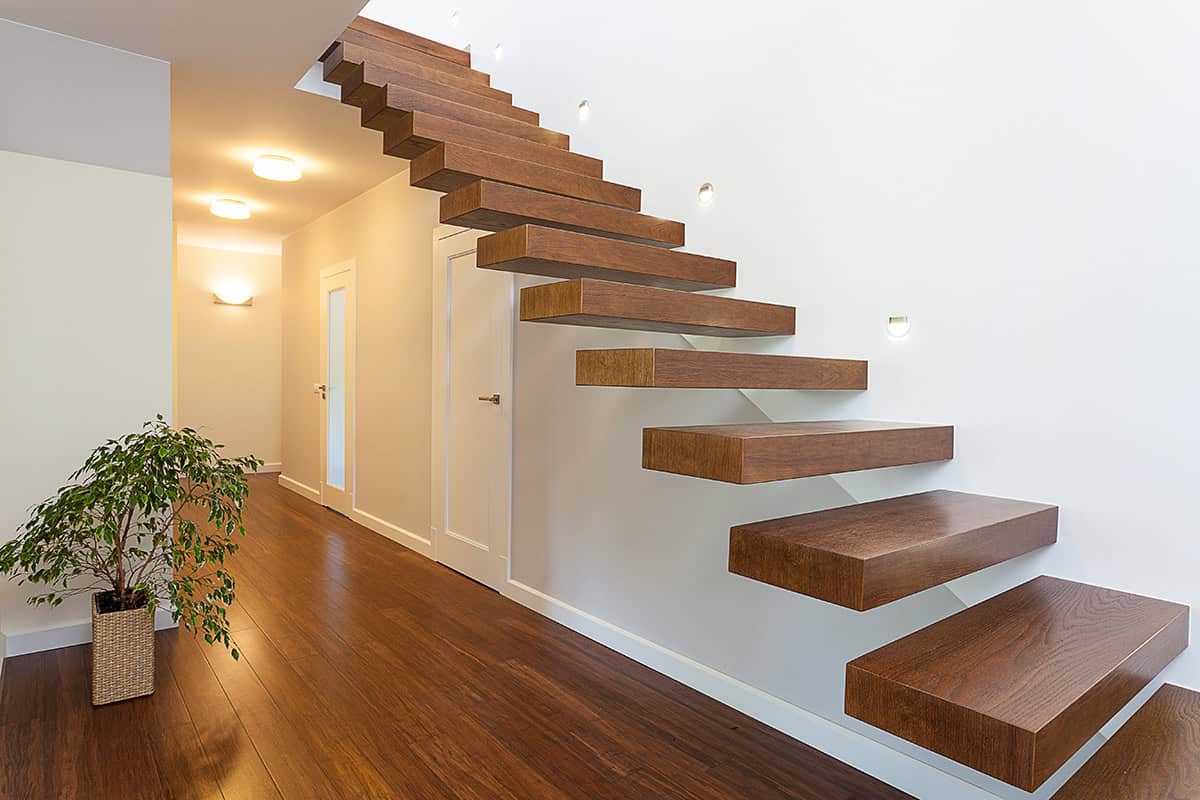 Minimalist Floating Stair Landing