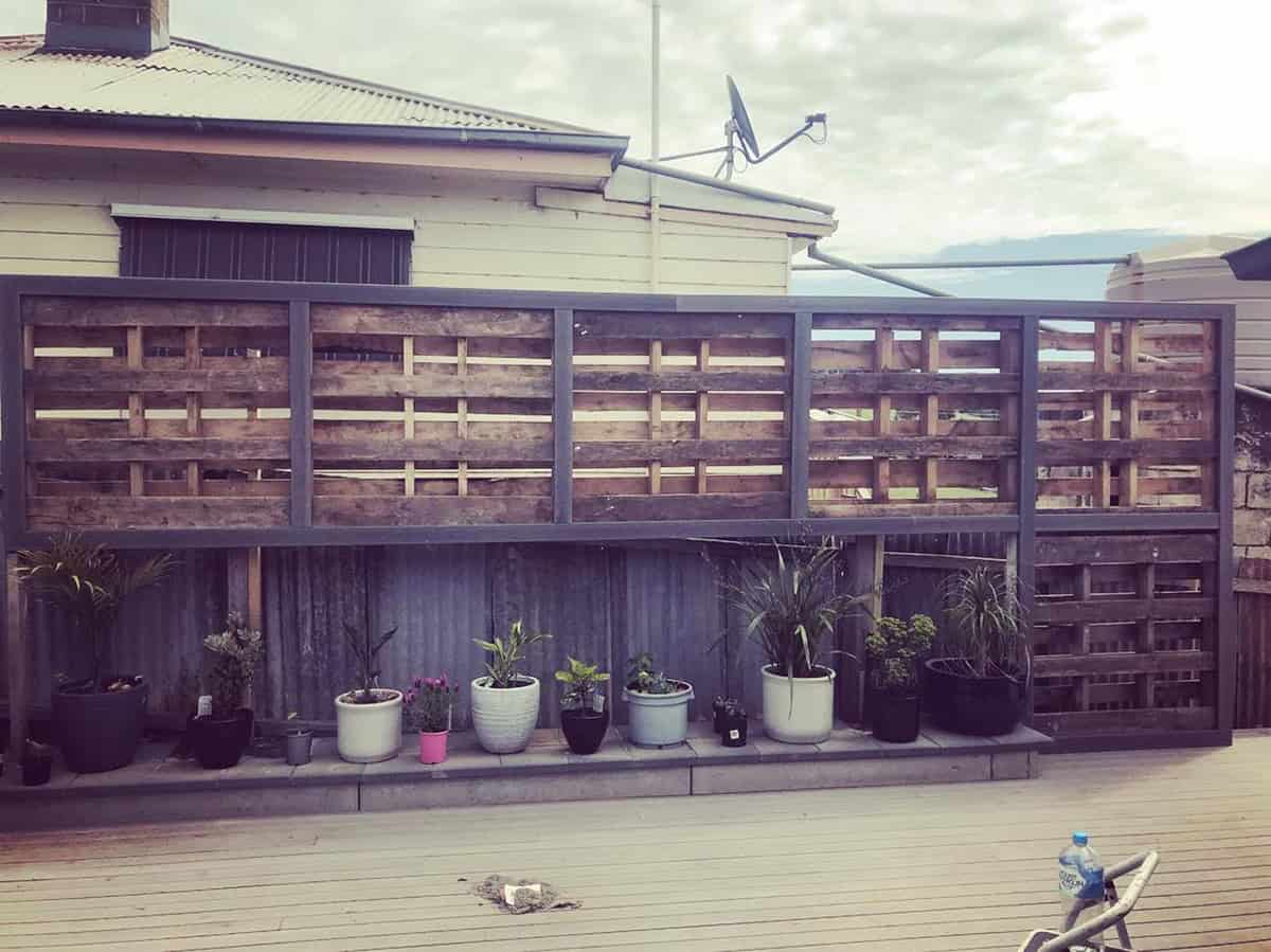 Raised Pallet Fence