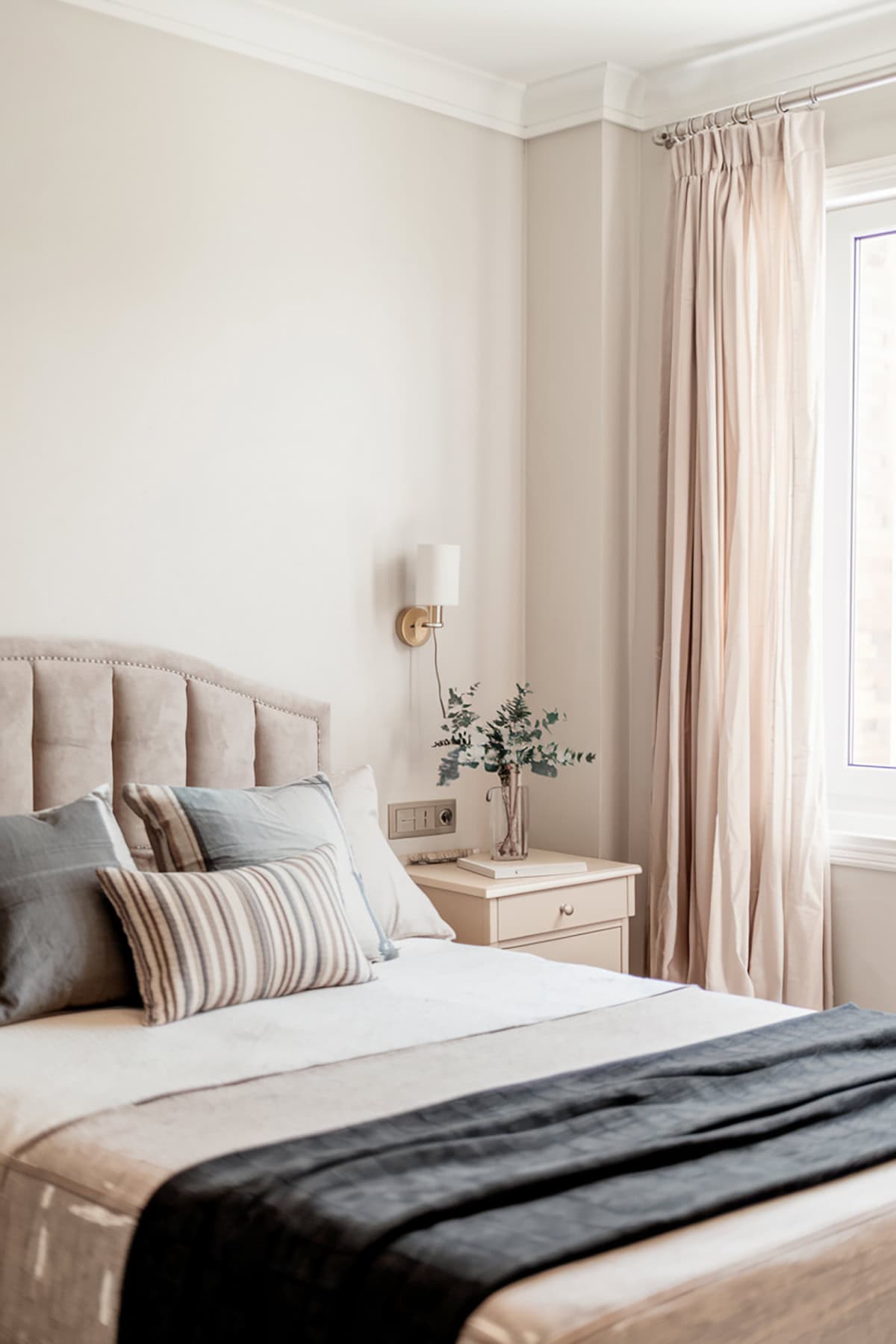 Sherwin Williams – Eider White (SW 7014)