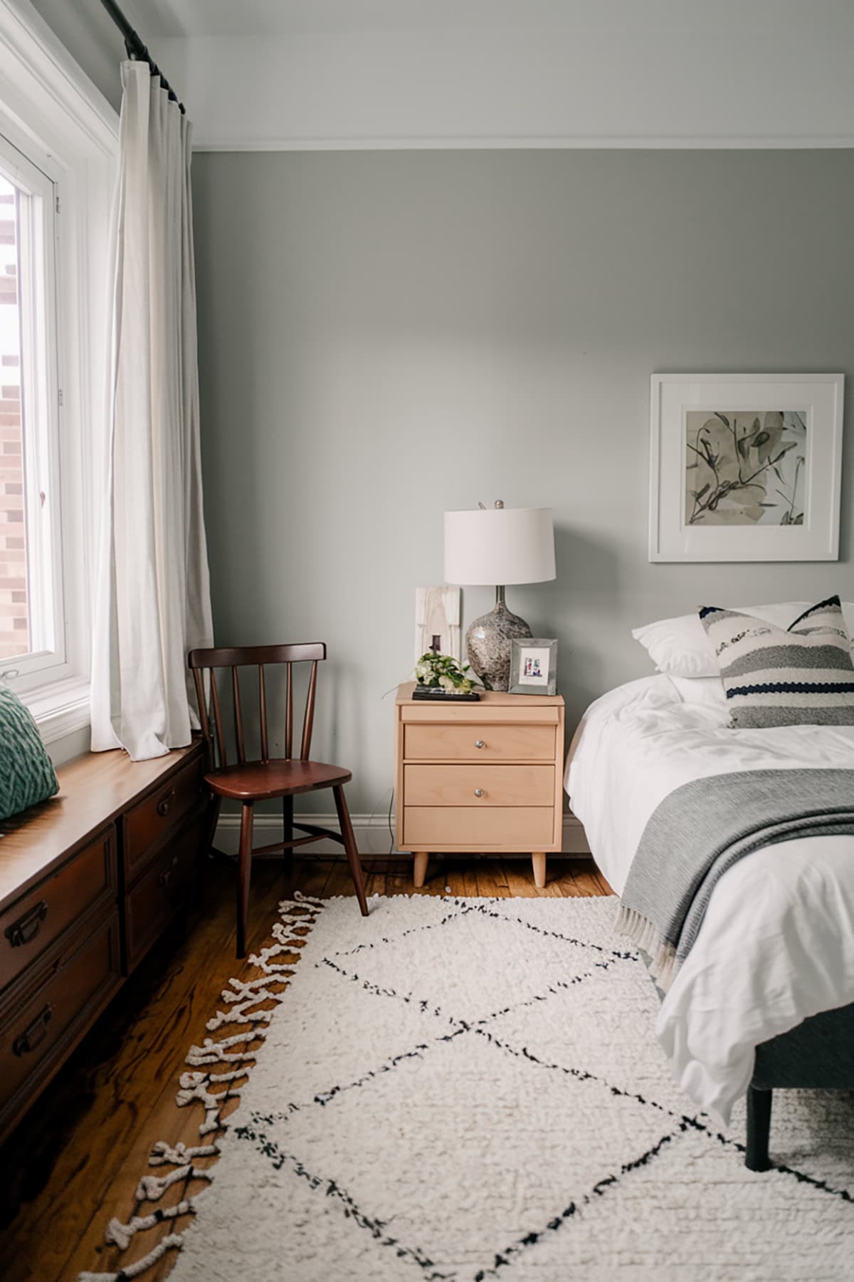 Sherwin Williams – Mindful Gray (SW 7016)