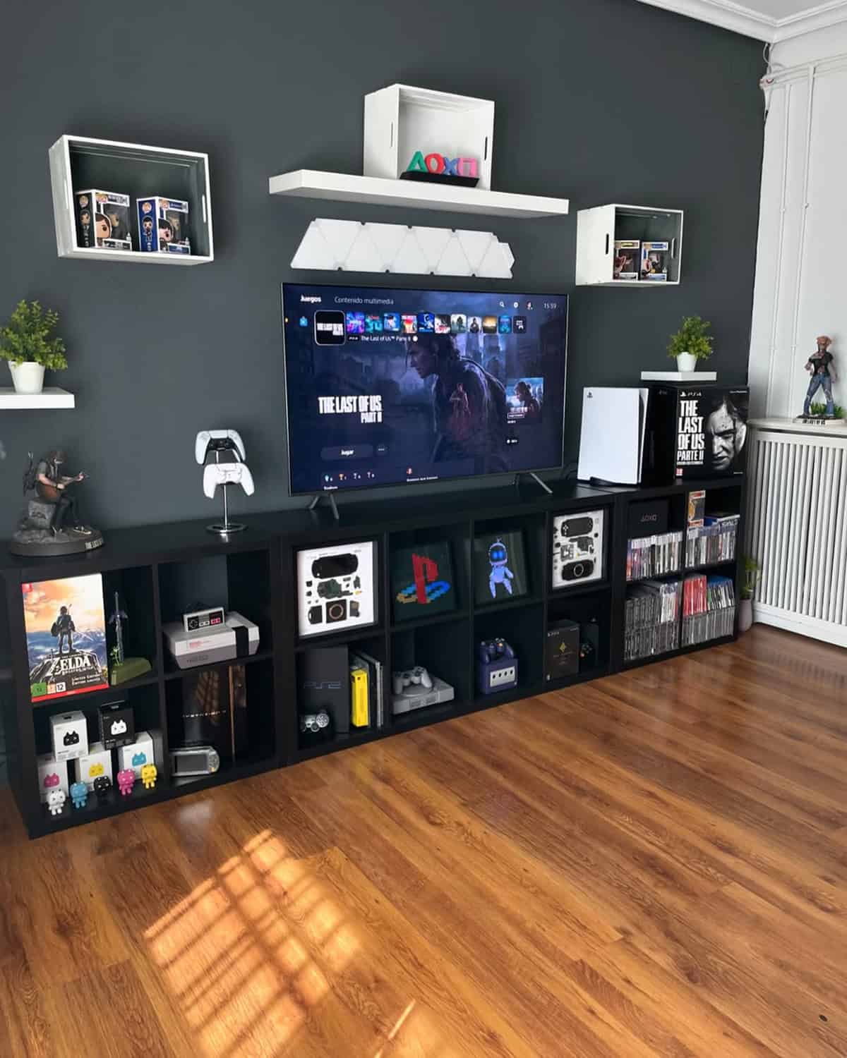 Top and Bottom Displays