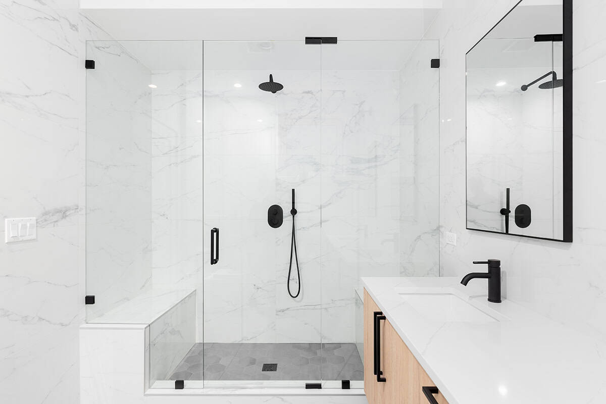 Walk In Shower With Bench