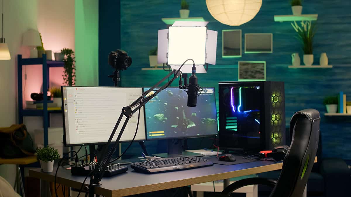 Professional Streaming and Gaming Setup