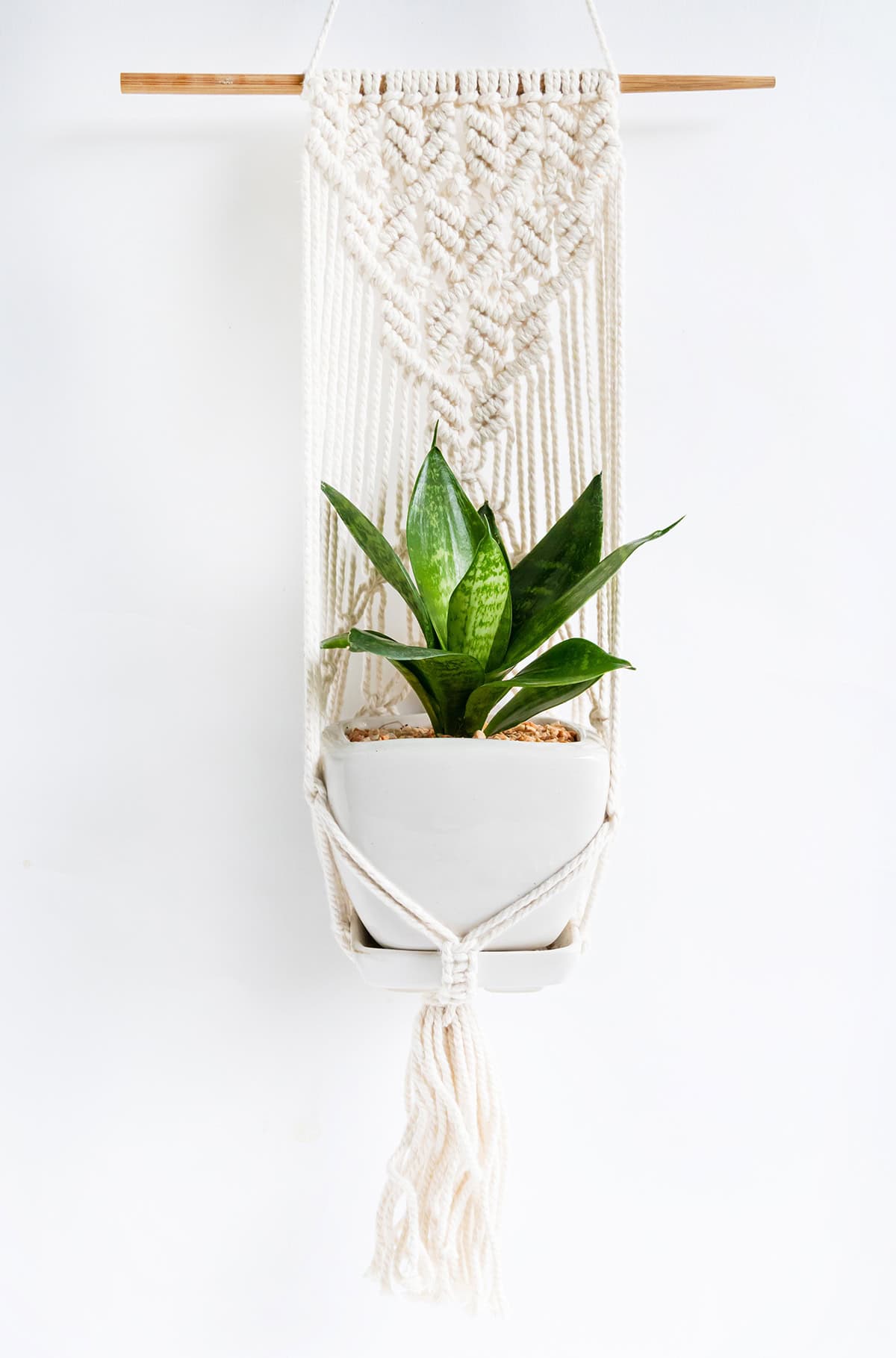 Classic Macrame Plant Holder with Diagonal Net Pattern