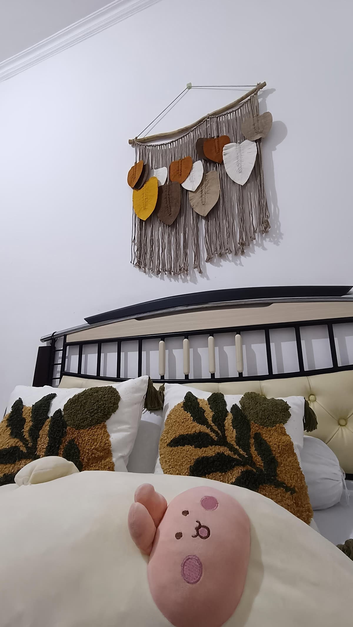 Macrame Leaf Garland with Layered Fringe