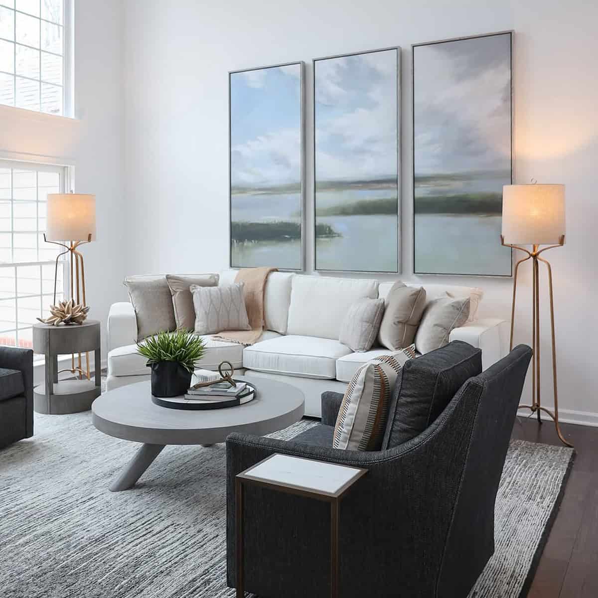 Use a Triptych Set