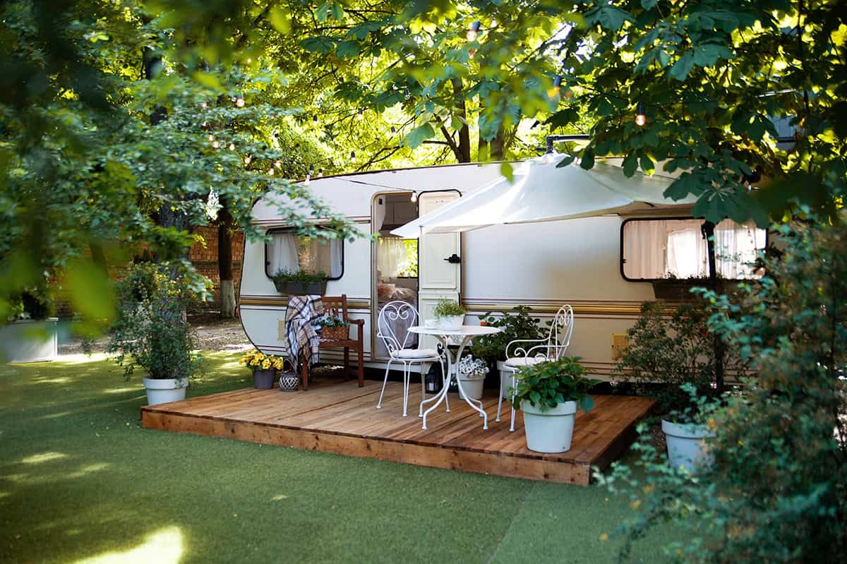 Vintage Caravan with Petite Patio Deck