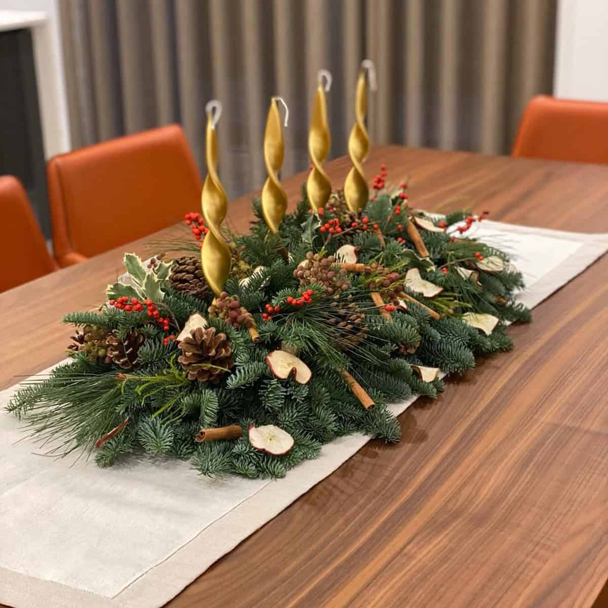 Elegant Gold Candle Arrangement