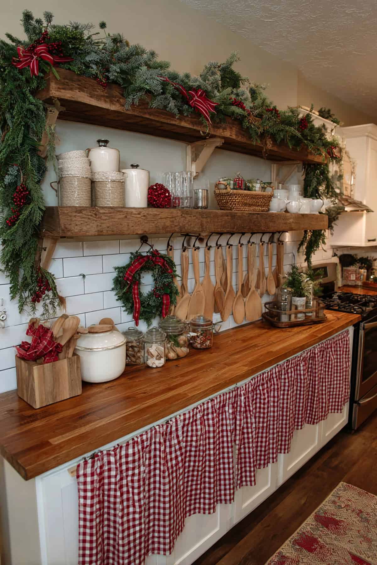 Farmhouse Kitchen Garland