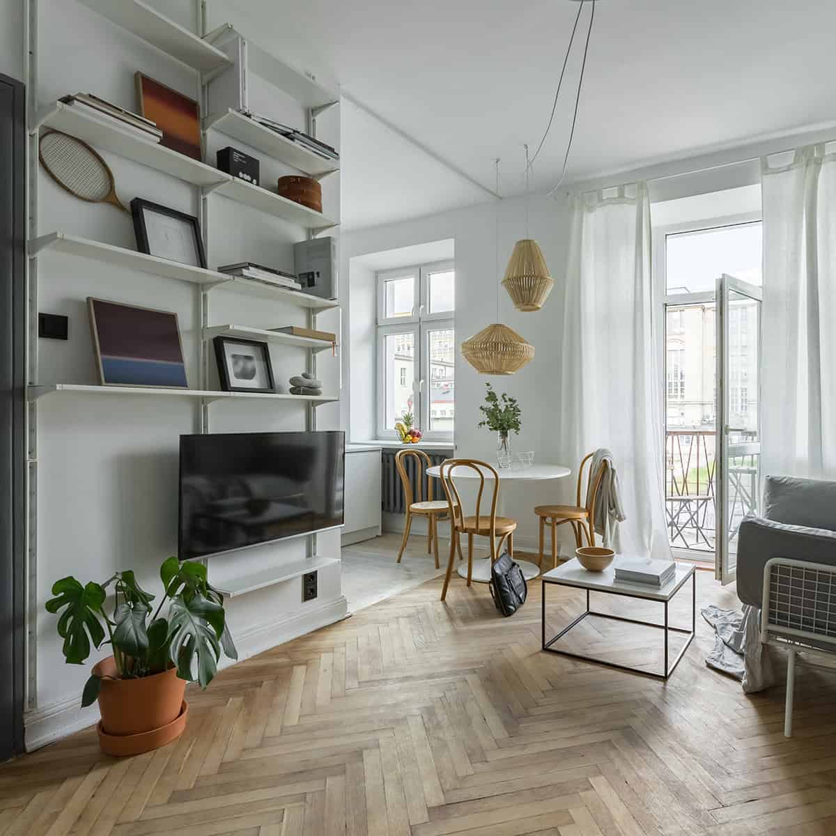 Integrated Shelving for Decor and Function