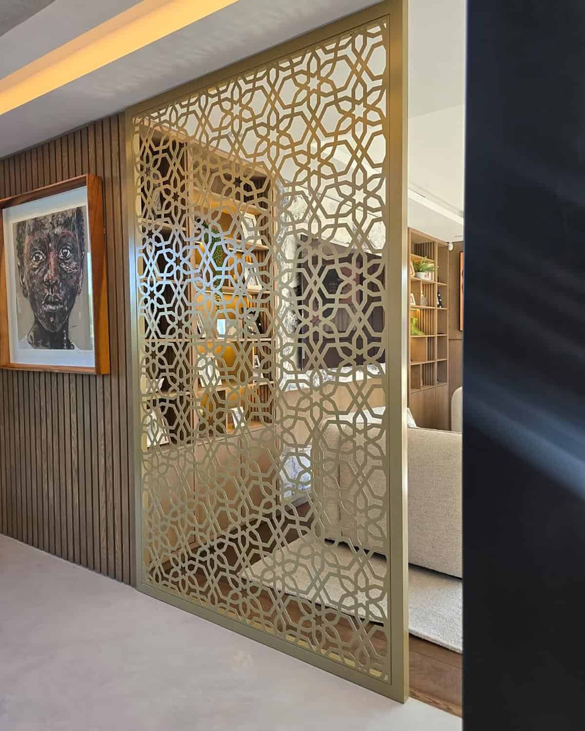 Intricate Geometric Screen