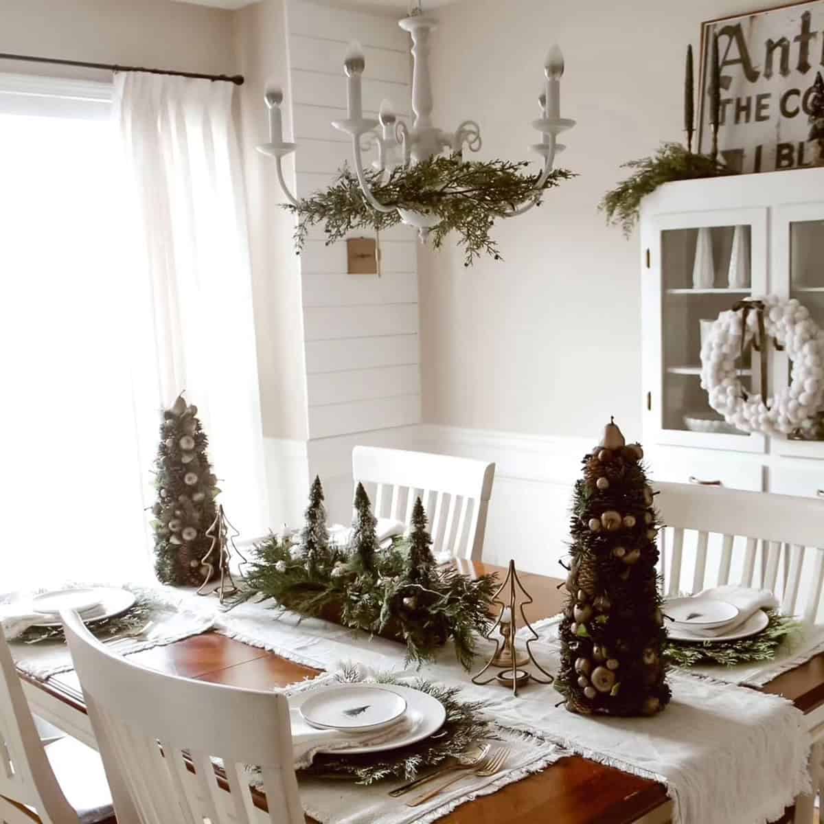 Neutral Evergreen Display