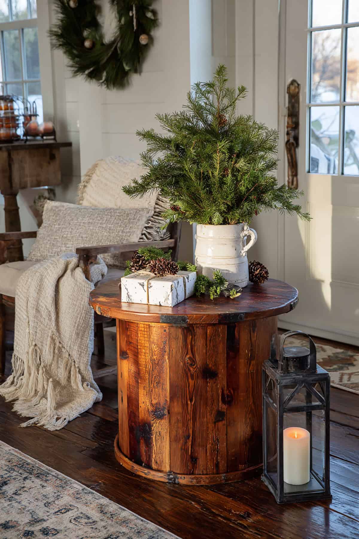 Spool Side Table Holiday Scene