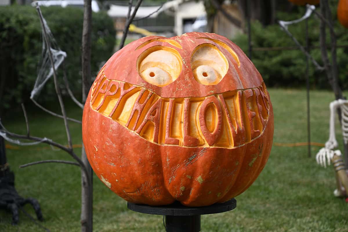 “Happy Halloween” Smiling Pumpkin