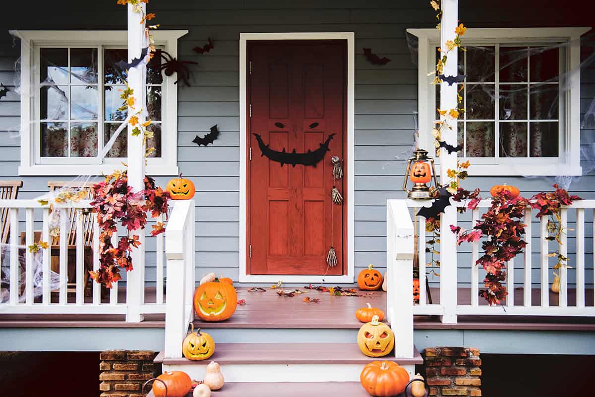 Pumpkin Filled Jack o’ Lantern Door