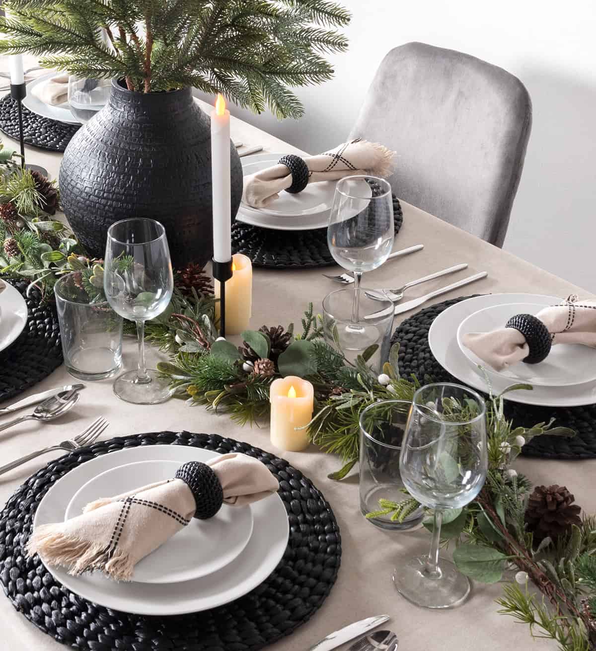 Black and White Modern Style