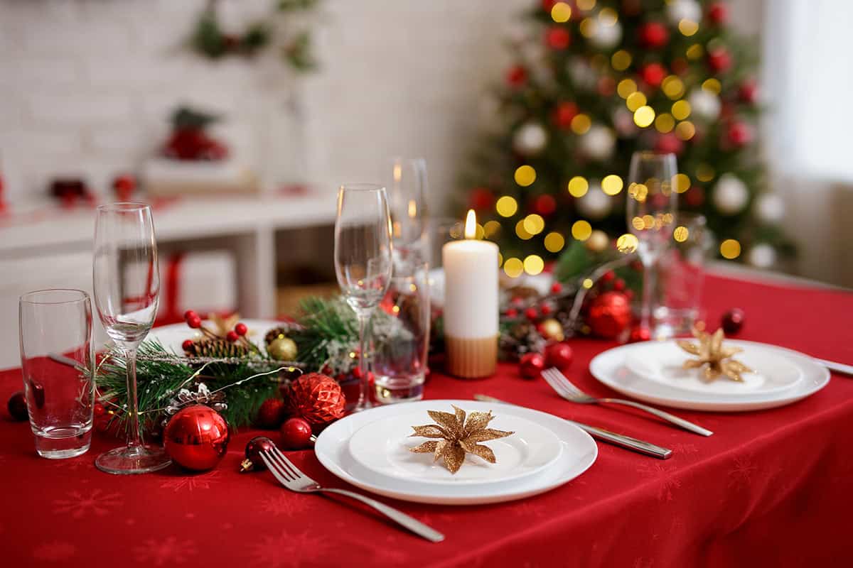 Classic Red and White Setting