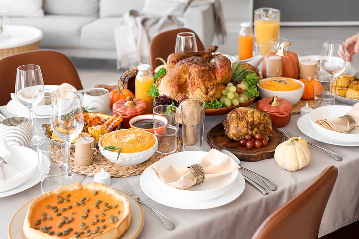 Easy Thanksgiving Tablescape Ideas