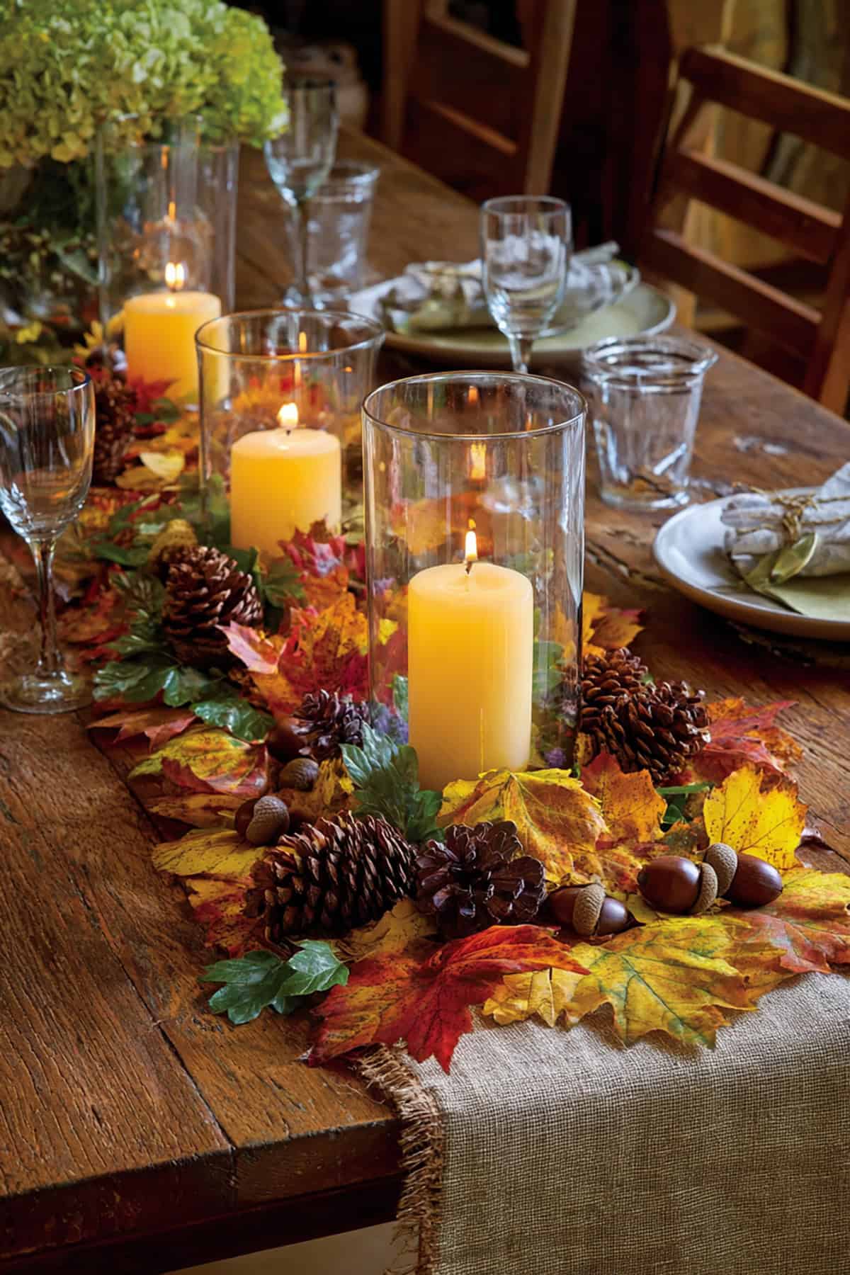 Foraged Leaves and Acorns Scatter