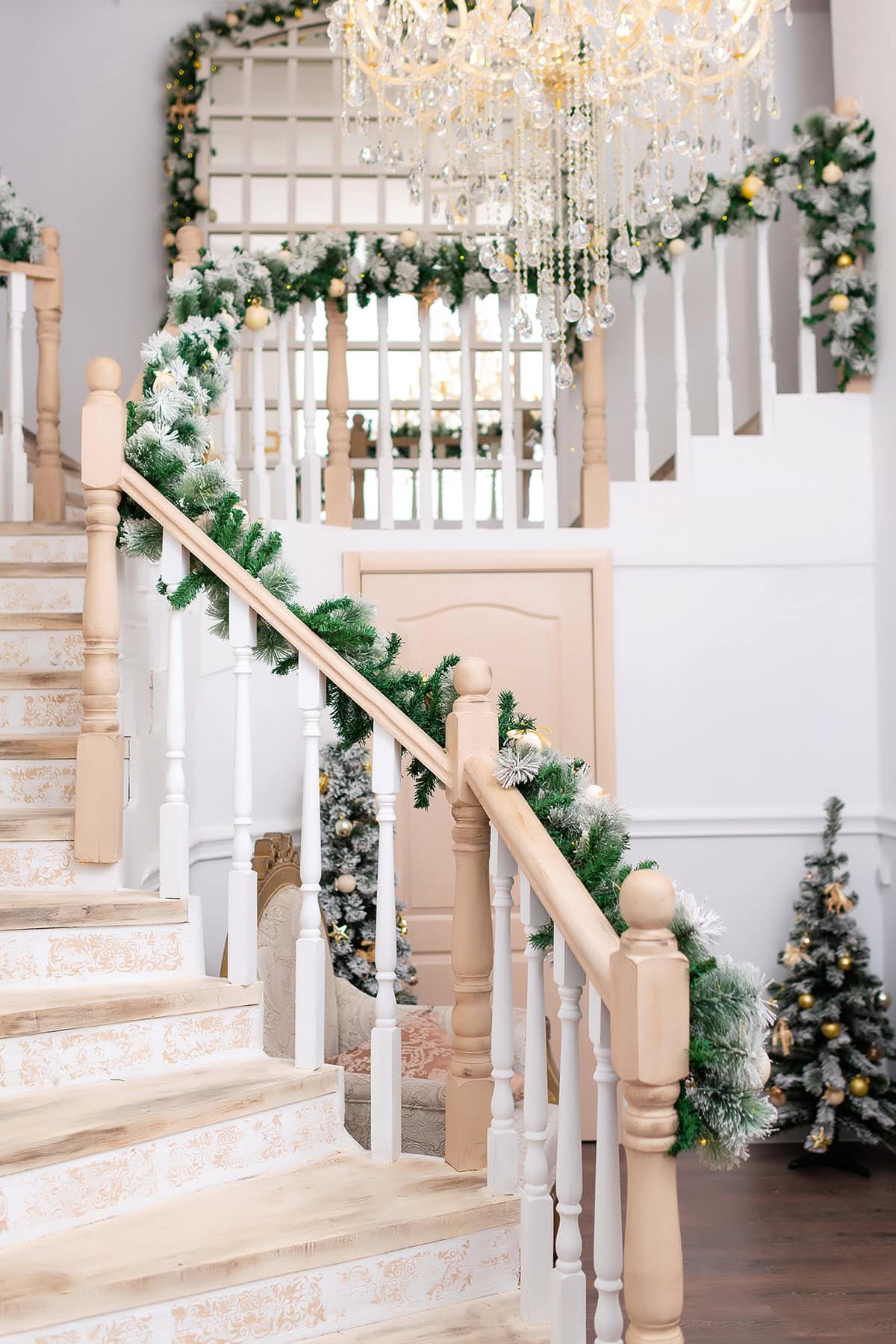 Frost and Gold Christmas Staircase