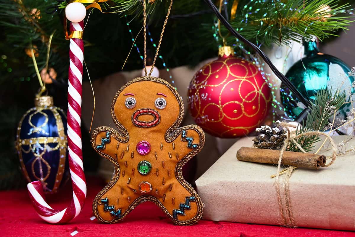 Gingerbread Warmth Under the Tree