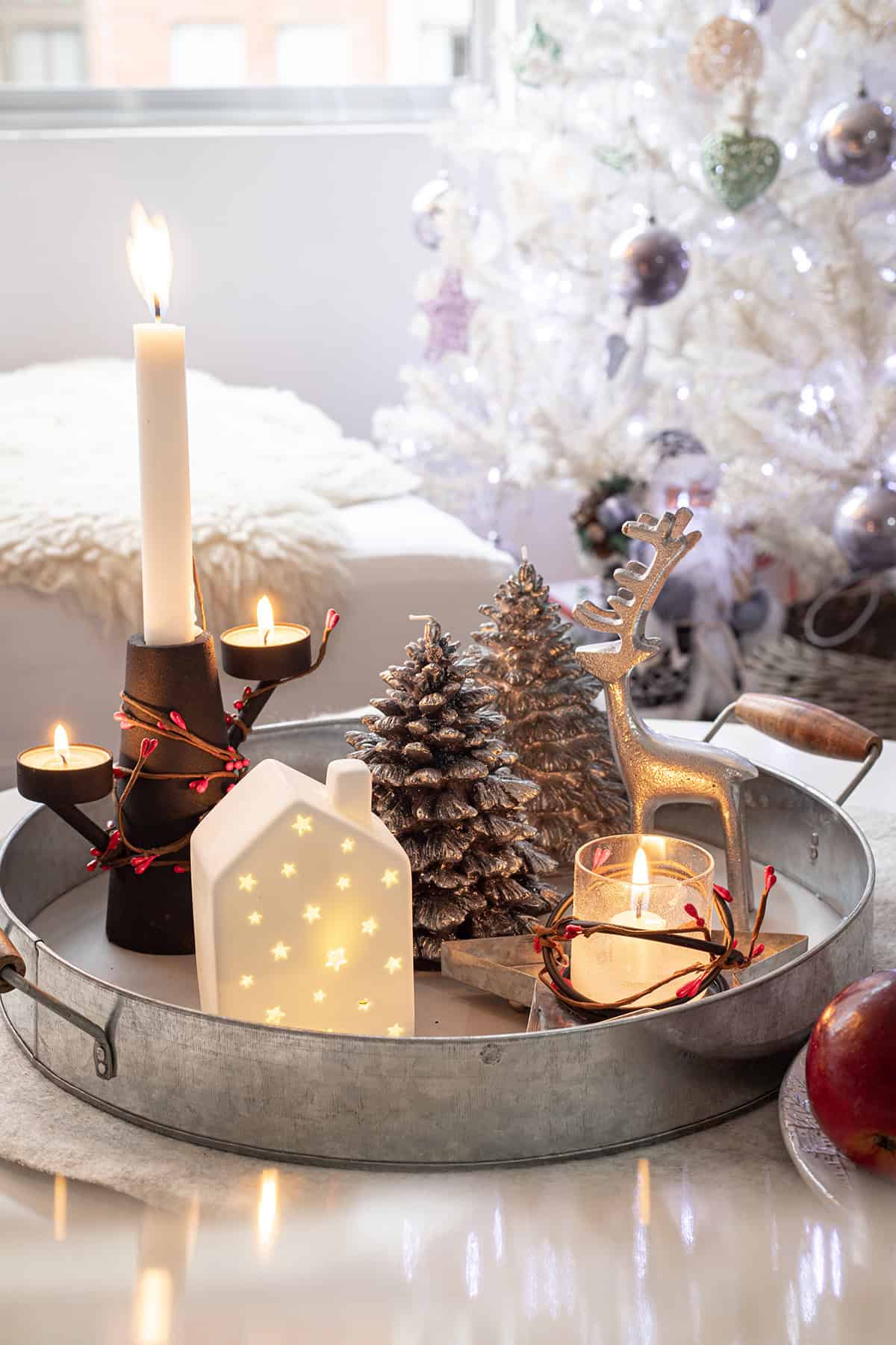 Make a Candlelight Display on a Tray