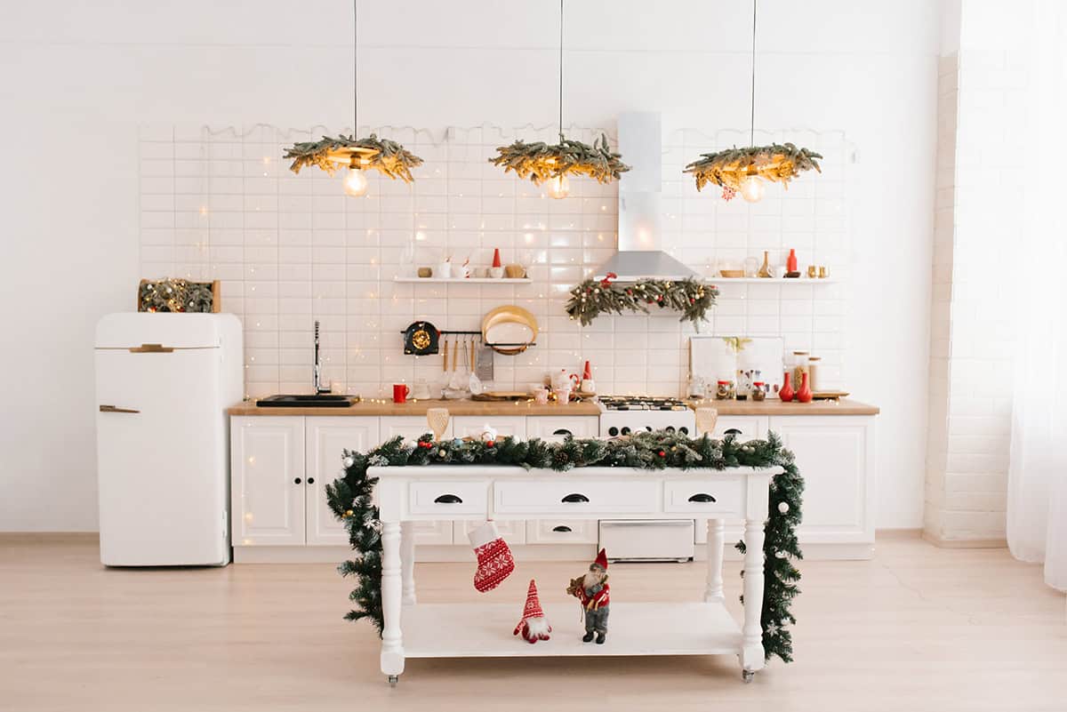Scandinavian Garland and White Island Design