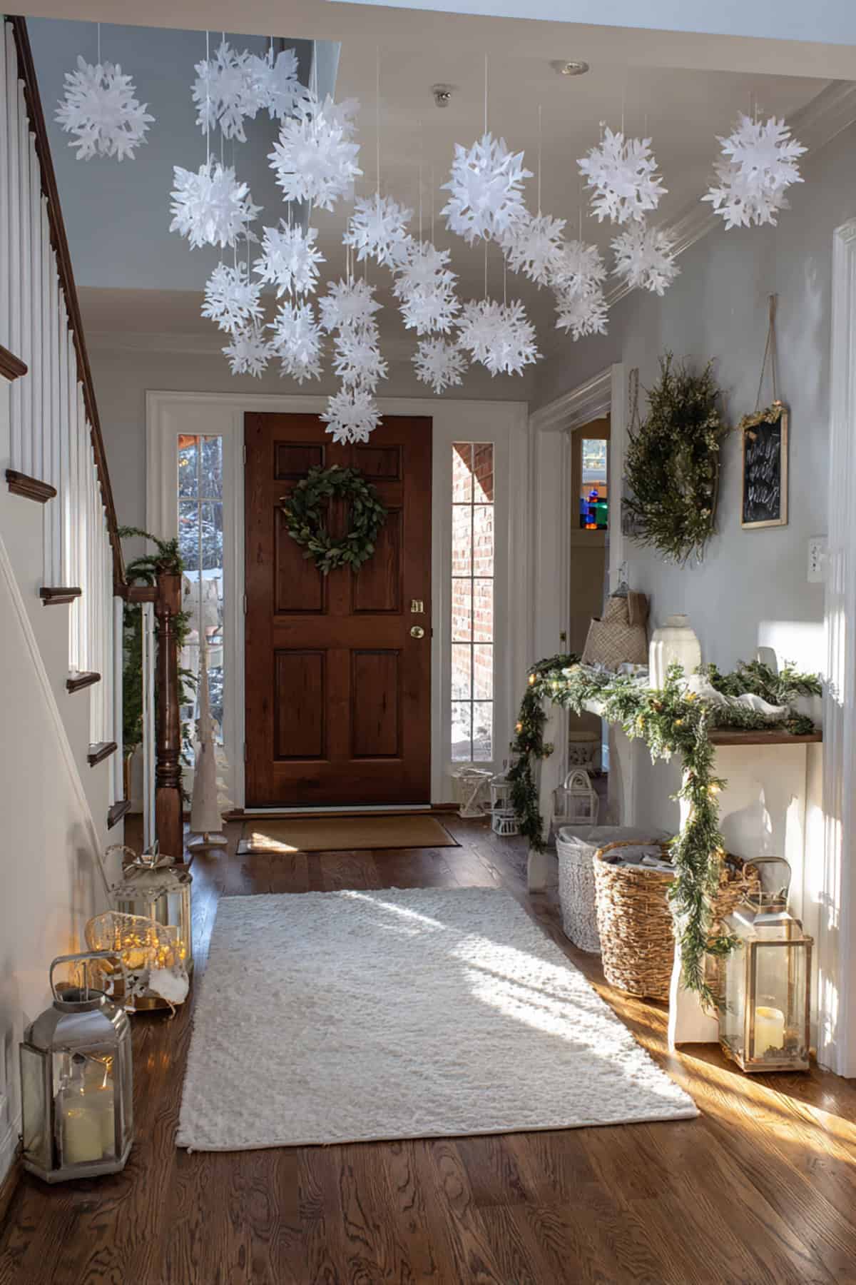 Snowflake Entry Decor