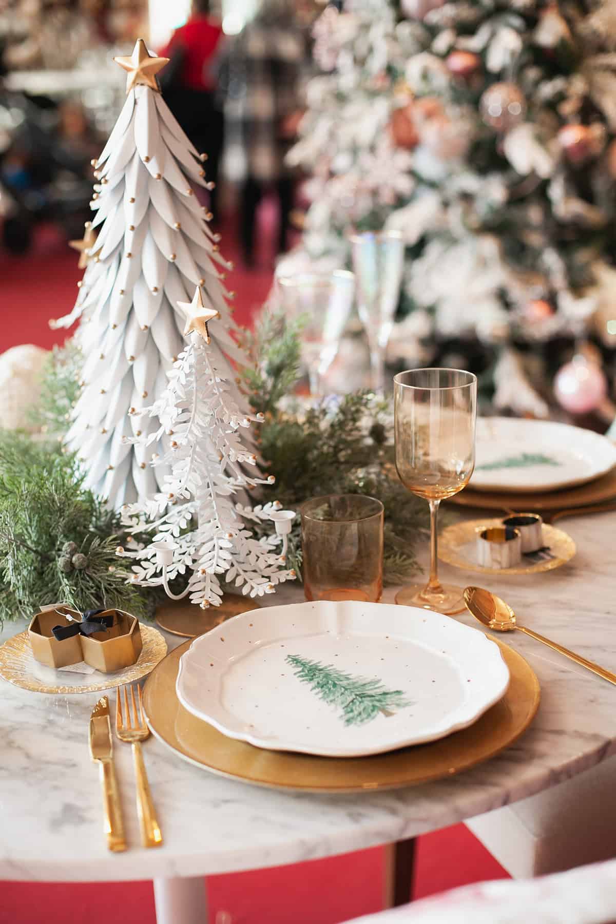 Snowy White Table