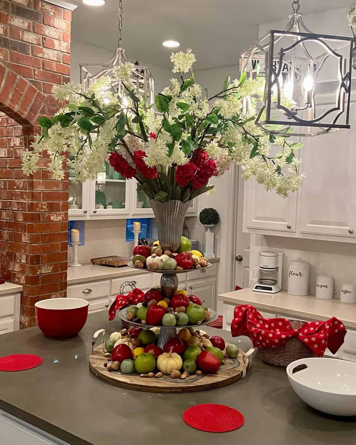 Tiered Abundance in Red and White