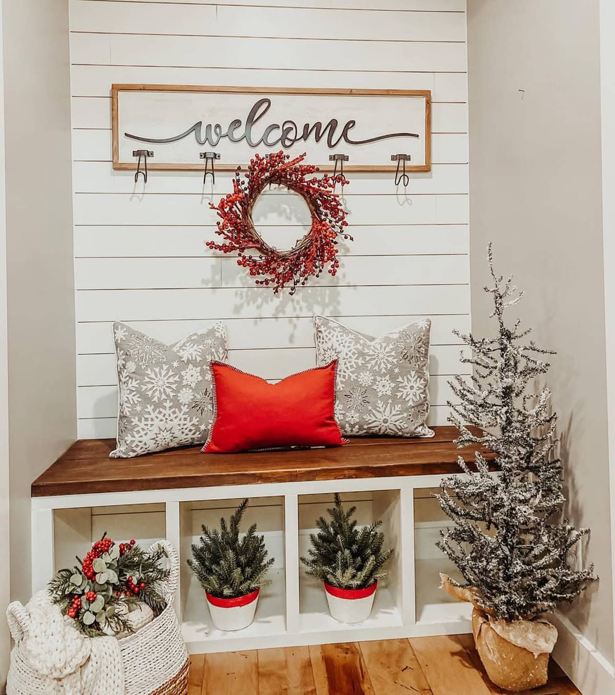 Welcome Nook with Berry Red Pops