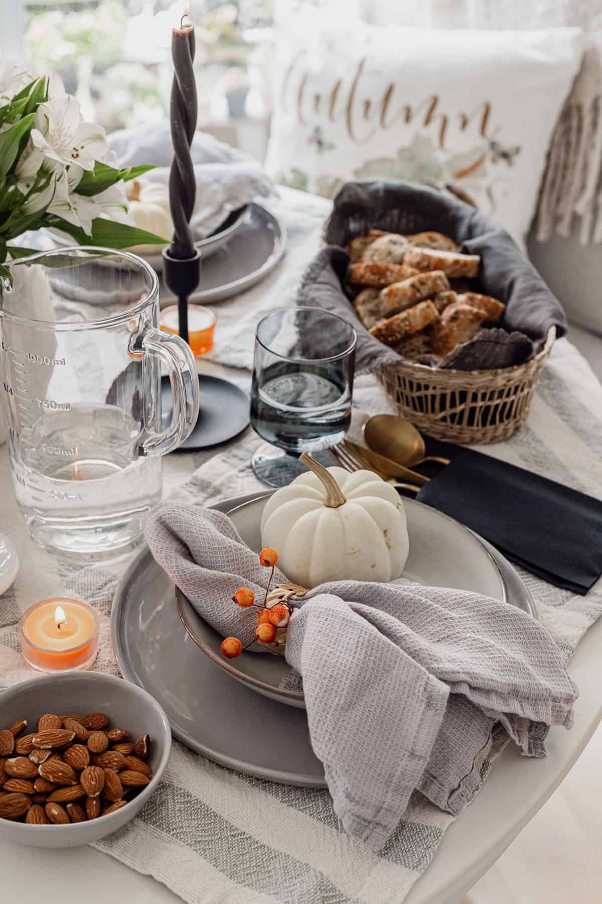 White Pumpkin and Charcoal Candlelight
