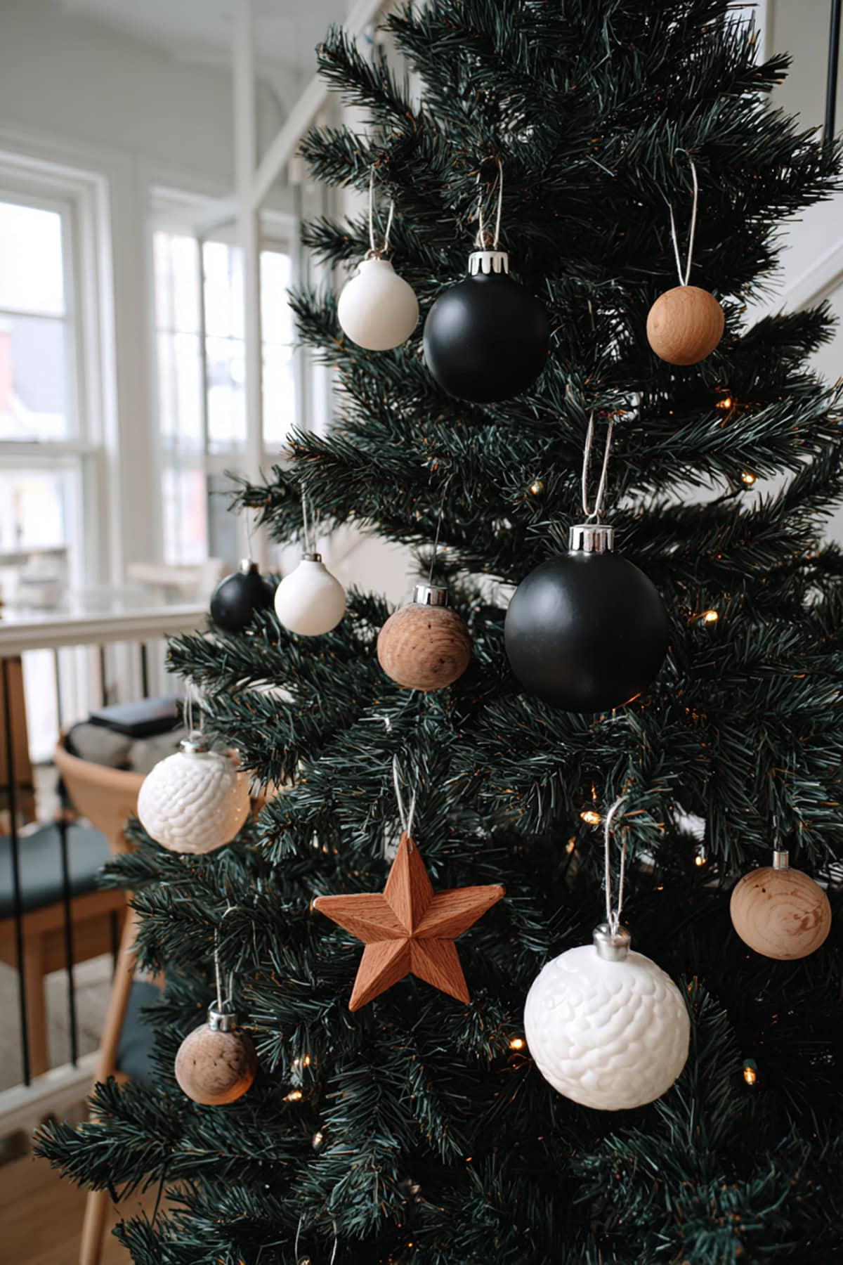 A Soft Black Accent Tree for a Modern Nordic Look
