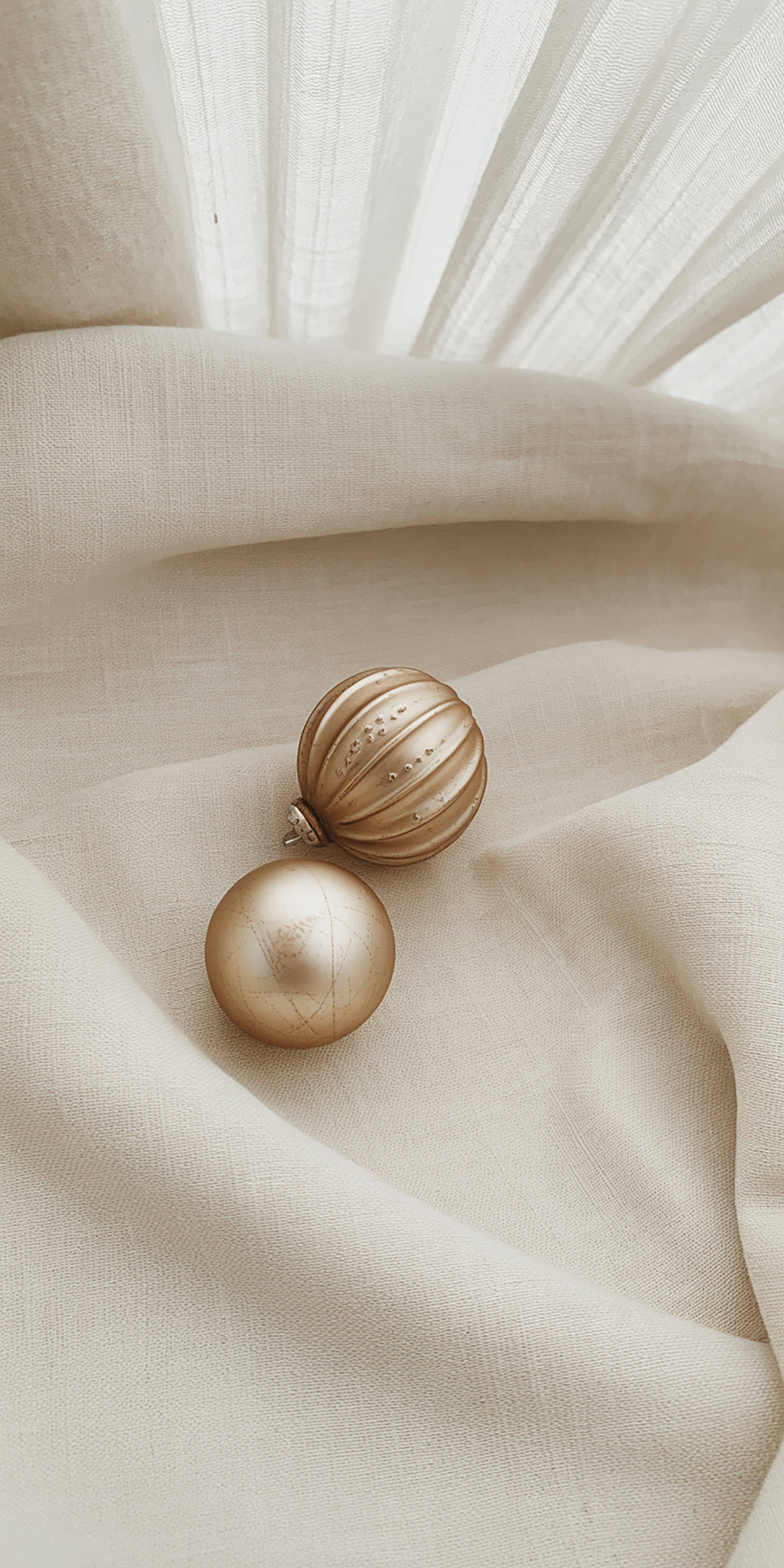 Beige Ornament Cluster