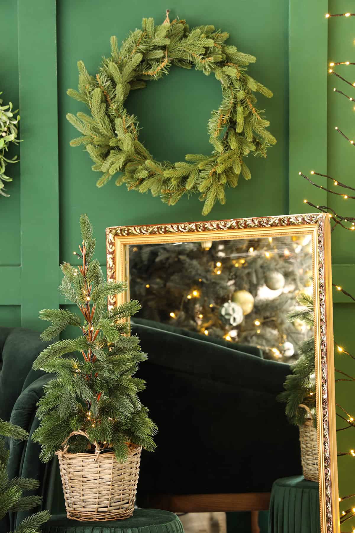 Oversized Wreath as the Main Feature