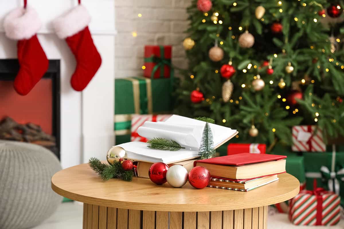 Red and Gold Table Mix